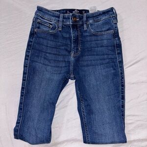 Woman’s Hollister High Rise Skinny Jeans
